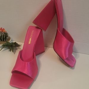 FASHION NOVA SIZE 11 BARBIE HEELS 👠